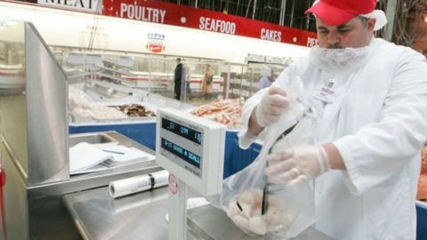 Jaime Estrada trabaja como cocinero en Costco desde hace 15 años. (Cortesía)
