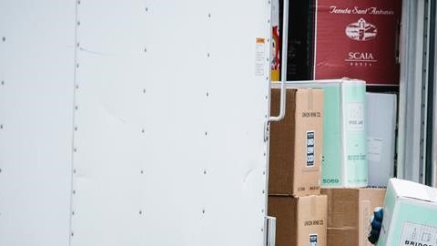 Por orden del Gobernador, todos los trabajadores esenciales deben recibir máscaras por parte de sus empleadores.