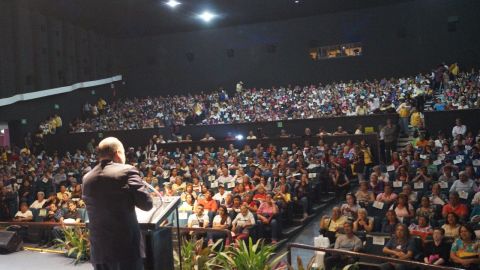 El auditorio de la alcaldía lució repleto.