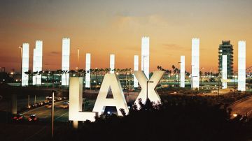 La entrada del Aeropuerto Internacional de Los Ángeles, LAX. Foto de archivo.