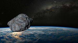Un asteroide gigante que visita el vecindario de la Tierra trae su propia máscara facial