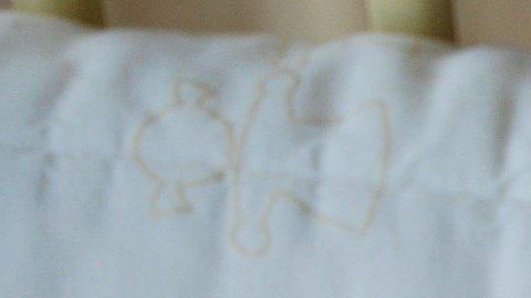 Evita usar talcos o aceites porque estos regularmente evitan la respiración de la piel.