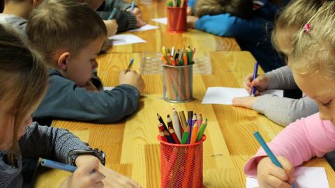 En su proceso de maduración, algunos niños pueden ser ambidiestros.