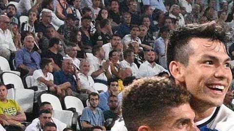 Hirving Lozano podría cambiar de camiseta la próxima temporada.