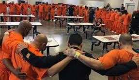 Momentos complicados en la Cárcel del Condado Harris.