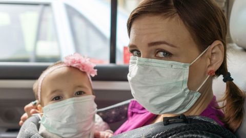 El uso de mascarillas no está generalizado.