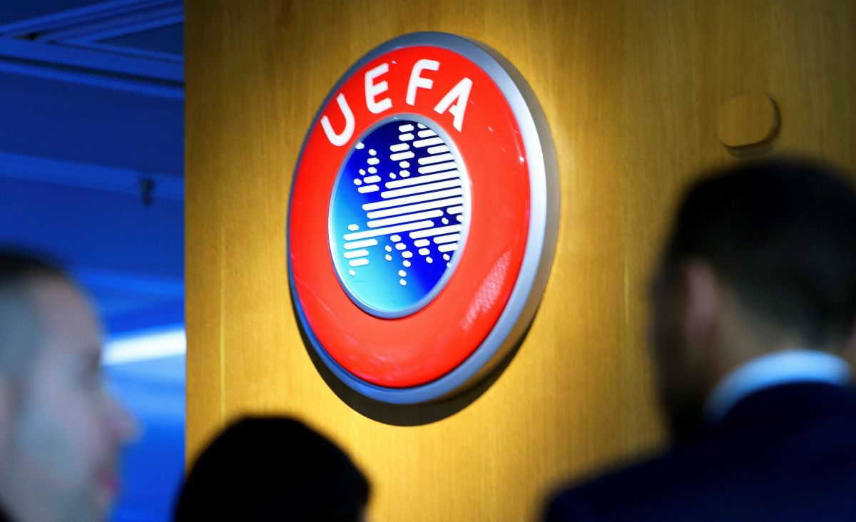 La UEFA suspendió el límite de 30 de asistencia de público a los
