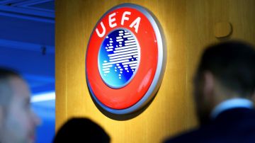 La UEFA suspende el límite del 30% de asistencia de público.