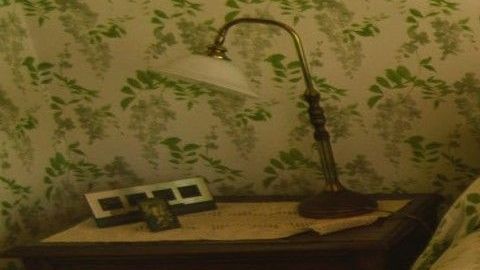 Estar en la cama con tu ropa de calle podría no ser muy buena idea.