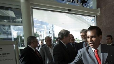 El ex mandatario veracruzano convalece en un hospital de Ciudad de México.
