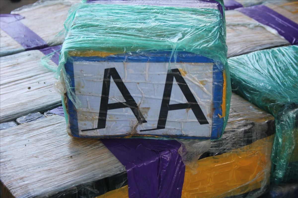 Los paquetes de cocaína estaban marcado con las letras "AA".