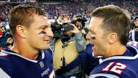 Tom Brady (der.) y Rob Gronkowski, las dos mayores estrellas de los Patriots.