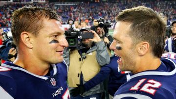 Tom Brady (der.) y Rob Gronkowski, las dos mayores estrellas de los Patriots.