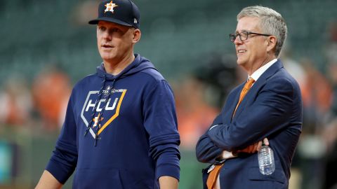 AJ Hinch y Jeff Luhnow están suspendidos todo el 2020.