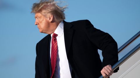 Más de 1,500 empleados de la Organización Trump han sido despedidos o cesados durante las últimas semanas.