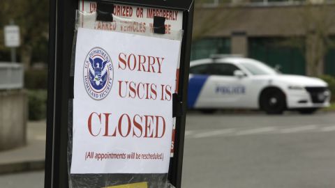 En el estado Washington un empleado de USCIS fue detectado con el virus