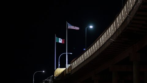 US-MEXICO-HEALTH-VIRUS-DIPLOMACY-BORDER