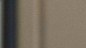 Con las nuevas reglas una gran cantidad de clientes están haciendo largas colas para entrar a las sucursales.