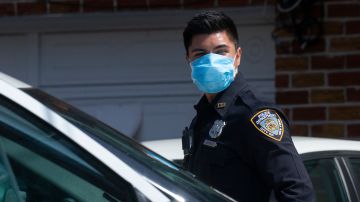 Más de 1,000 oficiales del NYPD ha sido contagiados de coronavirus.