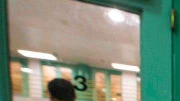 En centro de detención de ICE aumentan las huelgas de hambre.