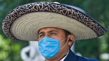 México vendió a China mascarillas en febrero y ahora las está comprando "por menos de 30 veces más del precio original”.