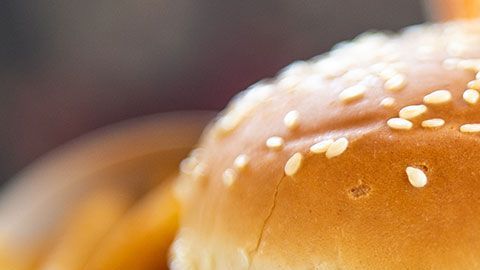No tienes que salir de casa para disfrutar de una hamburguesa estilo Burger King.
