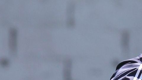 El timonel del rebaño, Benjamín Galindo no se tocará el corazón para depurar y armar a las Chivas en la próxima camapaña.