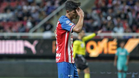 El delantero de Chivas no ha respondido a las expectativas del equipo.