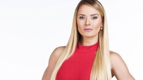La actriz Kimberly Dos Ramos en su personaje como Fernanda Manrique en "¿Quién es quién?".