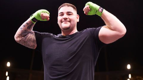 Andy Ruiz en su entrenamiento público en Arabia Saudita, de cara al enfrentamiento que tendrá contra Anthony Joshua el 7 de diciembre.