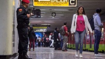 El metro de la Ciudad de México es una zona de alto riesgo de contagio.