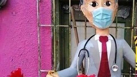 El subsecretario de Prevención y Promoción de la salud de México fue inmortalizado en una piñata.