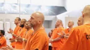 Prisioneros de un centro de reclusión de los Estados Unidos. Foto de archivo.