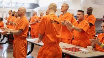 Prisioneros de un centro de reclusión de los Estados Unidos. Foto de archivo.