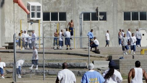 Según el NYT, unos 273 detenidos han arrojado positivo al Covid-19.