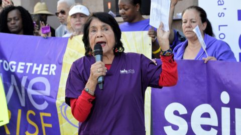 La activista Dolores Huerta en un protesta. Foto de archivo.