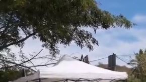 Pobladores colocaron retenes.