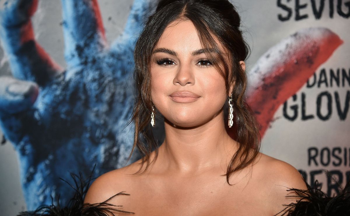 Selena Gomez shows off her curves in a tight and low-cut high-cut body – El Diario NY