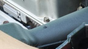 Revisa los niveles de liquido de batería y rellena cada vez que sea necesario