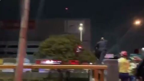 El uniformado arriesgó su vida para salvar al sujeto,