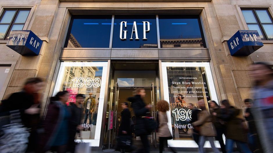 Tips to save money when shopping at Gap stores
