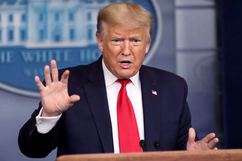 Trump presiona a gobernadores para detener protestas por Floyd: “La mayoría de ustedes son débiles”