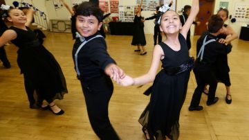 Conga Kids ofrece clases de baile online a niños de quinto y sexto grado. (Aurelia Ventura/La Opinion)