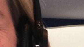 El esposo de Cara Fields, de Indiana, irrumpe disfrazado en sus reuniones de trabajo.