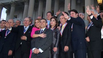 Rivera al centro, abrazado por Ubieta, en el Capitolio, 2012