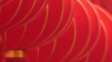 La imagen personas usando mascarillas en las calles está muy extendida en muchos lugares de Asia, incluyendo China.