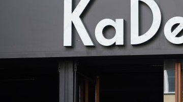 Las tiendas podrán nuevamente recibir clientes en Alemania, pero las medidas de distanciamiento siguen vigentes.