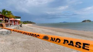 ¿Puedes contraer coronavirus en playas y piscinas?