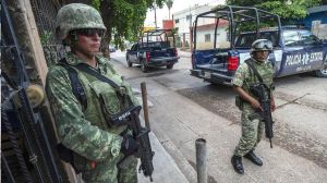 Por qué AMLO pasó del “abrazos, no balazos” a ordenar el despliegue del Ejército en las calles