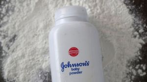 Productos contaminados y cáncer: los problemas del talco Johnson and Johnson antes de ser retirado del mercado